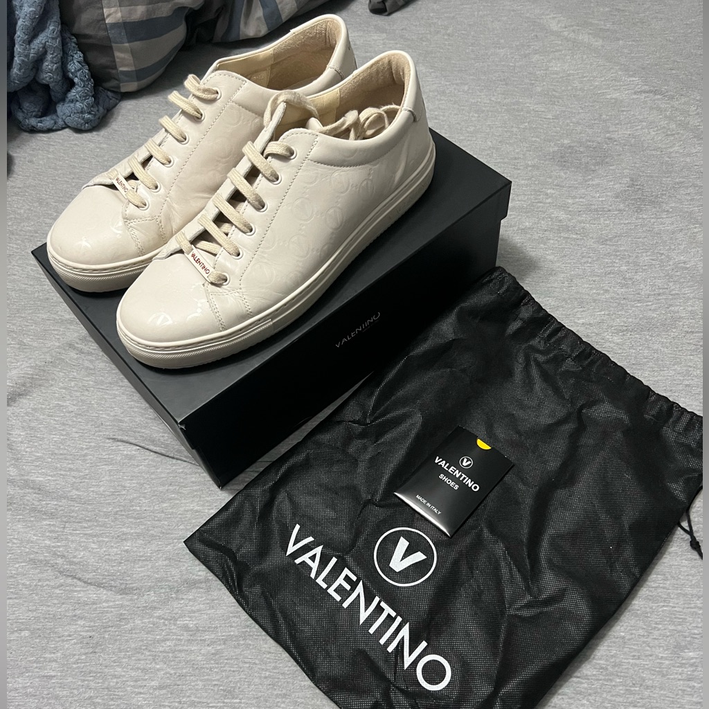 Valentino Mens Jimmy Cream Sneakers With Box And Tag Valentino Mens Jimmy Cream Sneakers With Box And Tag